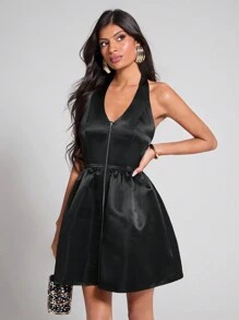 COSMINA 女士 V 领缎面黑色迷你连衣裙，适合情人节、新年的派对优雅装扮 - 黑色 - 查看 3