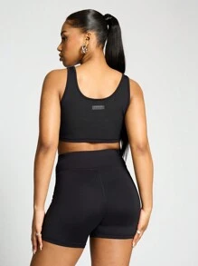 SUMWON WOMEN 平纹针织短款背心和高腰跑步短裤两件套 - 黑色 - 查看 2