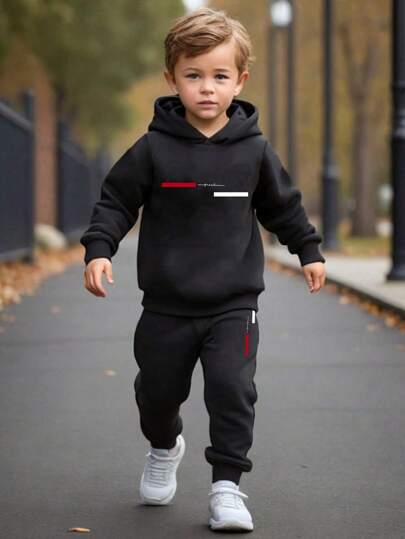 SHEIN 2st/set Ung pojke randigt tryck Casual hoodie sweatshirt och byxor set, höst/vår