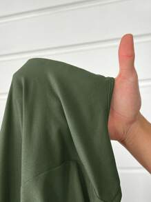 SHEIN EZwear 2 件大码女式休闲字母印花长袖上衣和工装裤套装，秋季 - 軍綠色 - 查看 5