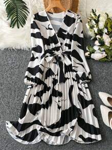 SHEIN Clasi Đầm dài họa tiết hoa xếp ly cổ chữ V thanh lịch, giản dị và đi làm, dành cho nữ - Màu be - Xem 1