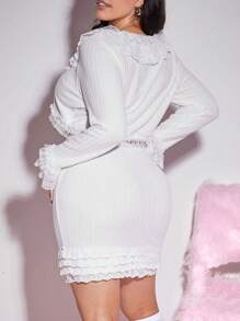 SHEIN SXY 2 件大码女式套装，羊毛罗纹针织拼布多层蕾丝荷叶边饰边领带套装，适合秋冬季、白色圣诞夜派对、约会之夜、生日、单身派对服装，可爱、休闲、购物、街头装、外出，易于搭配且看起来苗条，突出您的身材，凸显身材 - 白色 - 查看 2