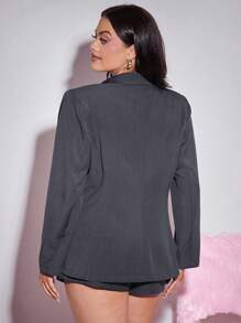 SHEIN SXY Conjunto de blazer de manga larga con nudo delantero y shorts de unicolor en talla grande. Adecuado para ir a la oficina, negocios, citas, fiestas de cumpleaños o despedidas de soltera. Estilo casual, bonito, fácil de combinar y estilizador de la figura. Perfecto para otoño e invierno con estilo Y2K. - Gris - Ver 3