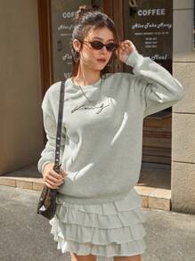 SHEIN 2 件套青少年女孩休闲简约印花裙，荷叶边下摆设计，适合日常或通勤穿着，运动衫和裙子套装 - 白色 - 查看 4