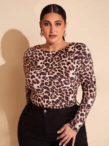 SHEIN BAE Plus Size V-Neck Loose Fit Leopard Print T-Shirt, Sexy Curve Formal Top For Party, Birthday, Valentine's Day, Summer - Multicolor - View 2