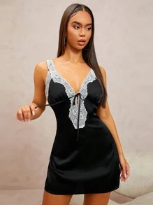 SHEIN SXY Sensual Purity 卧室风格黑白对比蕾丝拼接缎面 A 字迷你连衣裙、真丝睡袍 - 黑色 - 查看 3