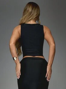 MISSGUIDED 无袖短款背心，圆领可调节细肩带，修身夏季节日休闲俱乐部派对晚装吊带上衣 - 黑色 - 查看 2