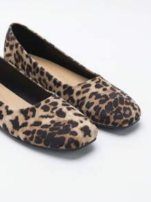 CUCCOO CURVES 女式宽版方头金属装饰平底穆勒乐福鞋，适合圣诞节和新年假期氛围秋冬季 - 彩色 - 查看 3