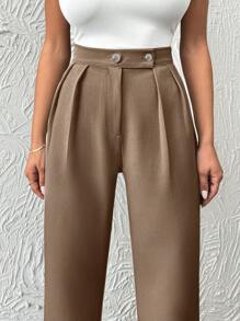 EURMUSE Damen stilvolle Einfarbige hochgeschnittene Bundfalten-Hose mit gerader Schnittform und mehreren Knopfdetails - Braun - Übersicht 6