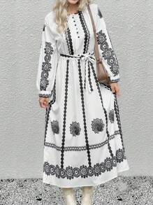 SHEIN LUNE 2024 女式时尚数码全印花花卉装饰领连衣裙长款女装 - 白色 - 查看 1