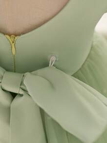 Glamorique Kids 圣诞小女孩派对礼服、圣诞老人礼服、新年礼服 - 薄荷绿网纱蓬蓬裙，白色荷叶袖，蝴蝶结露背，缎面面料，适合圣诞节、万圣节、婚礼、钢琴演奏会、舞台表演等场合。 - 綠色 - 查看 5