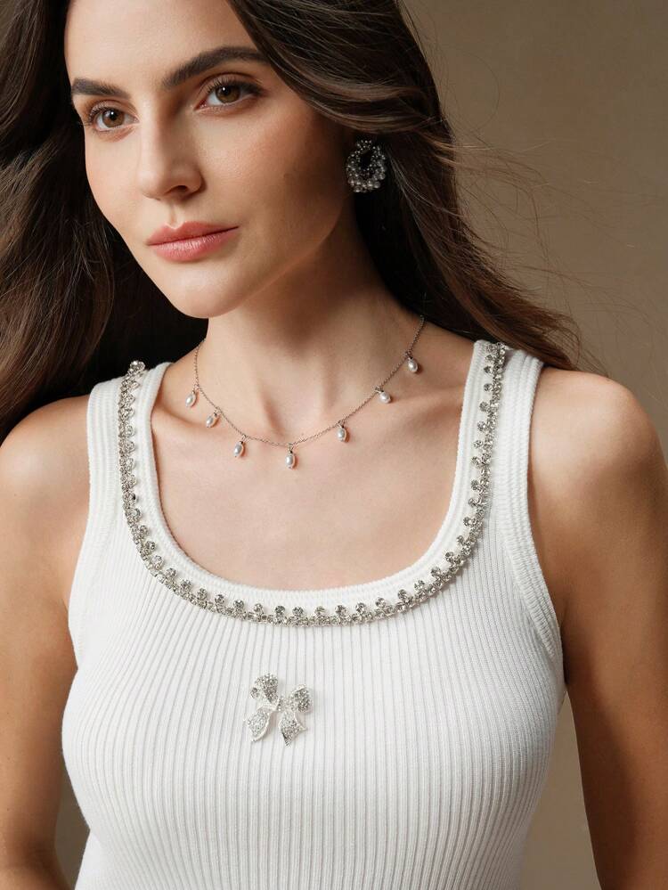 Elegant Rhinestone Embellished 3D Bow Detail White Bodycon Tank Top For Women