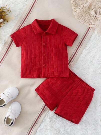 SHEIN Conjunto de Camiseta e Shorts Texturizados, Estilo de Streetwear na Moda para Meninos Bebês