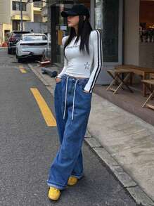 DAZY 女士撞色字母印花 T 恤，简约时尚休闲日常穿着长袖女式上衣 - 白色 - 查看 3