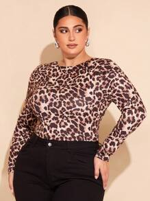 SHEIN BAE Plus Size V-Neck Loose Fit Leopard Print T-Shirt, Sexy Curve Formal Top For Party, Birthday, Valentine's Day, Summer - Multicolor - View 6