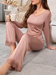 女士纯色V领长袖上衣和蕾丝边裤睡衣套装，舒适优雅细节，秋冬服装