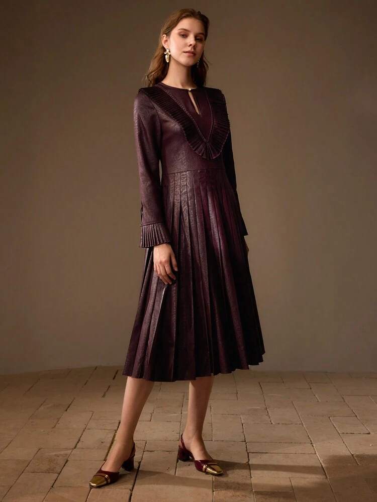 KEYHOLE NECK FLARE SLEEVE PLEATED HEM DRESS WITHOUT BELT