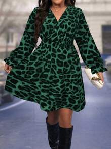 Calvaya Plus Size Shirred Leopard Print Cinched Waist Long Sleeve Dress - Green - View 6