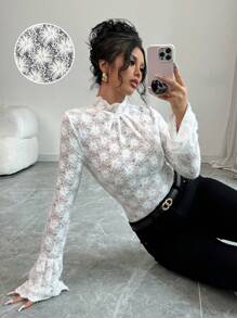 Chiquease Áo thun nữ tay dài cổ đứng trang trí ren hoa mùa thu thanh lịch - Màu be - Xem 1