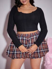 SHEIN SXY 2pcs Set: Plus Size Solid Color Crew Neck Long Sleeve Top & Elastic Waist Plaid Print Shorts - Multicolor - View 4