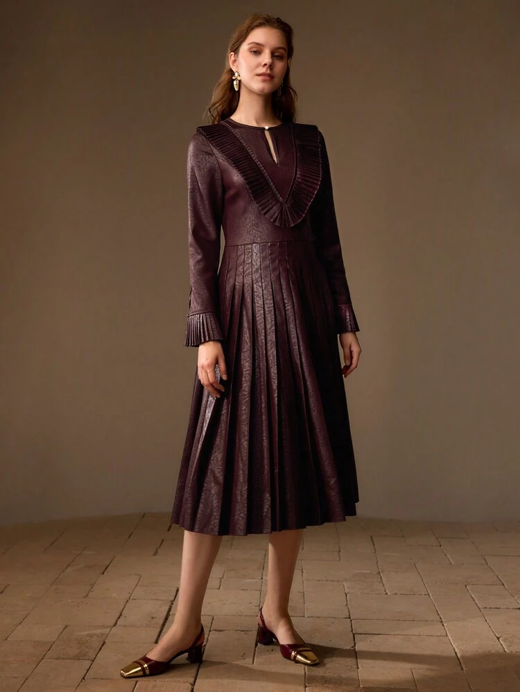 KEYHOLE NECK FLARE SLEEVE PLEATED HEM DRESS WITHOUT BELT