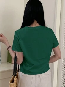 DAZY Áo thun nữ cổ tròn tay ngắn thêu hình trái tim màu trơn, trang phục thường ngày khi trở lại trường - Màu xanh lá cây đậm - Xem 2