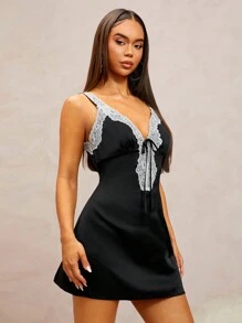 SHEIN SXY Sensual Purity 卧室风格黑白对比蕾丝拼接缎面 A 字迷你连衣裙、真丝睡袍 - 黑色 - 查看 7