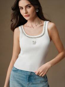 Anewsta Elegantes weißes körperbetontes Trägertop für Frauen mit 3D-Schleife und Strass-Verzierung