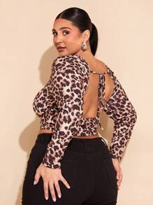 SHEIN BAE Plus Size V-Neck Loose Fit Leopard Print T-Shirt, Sexy Curve Formal Top For Party, Birthday, Valentine's Day, Summer - Multicolor - View 8