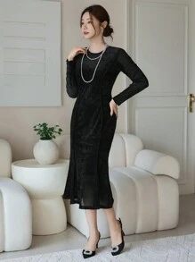 DAZY Damen elegantes einfarbiges Midi-Kleid mit rundem Ausschnitt, Langarm und schlanker Passform für Herbst, Herbstmode für Frauen - Schwarz - Übersicht 4