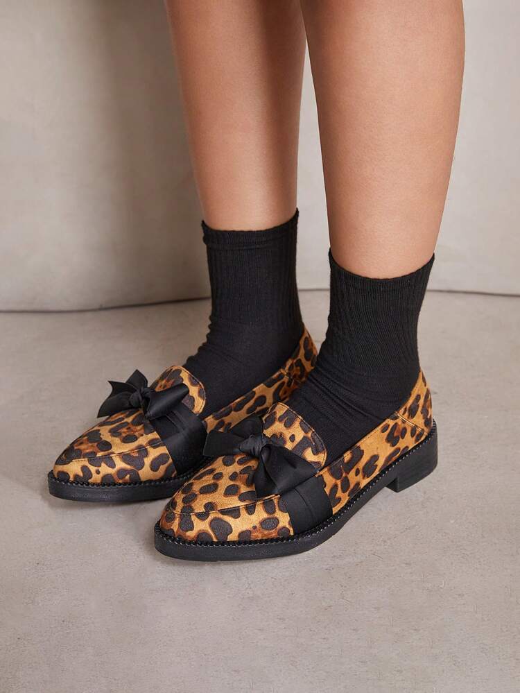 CUCCOO CURVES Wide Fit Thick Sole Platform Flat Pointed Toe Solid Color Black Depth Low Cut Lace Up English Style Ballet Flats For Women For Christmas And New Year Holiday Vibe Fall And Winter