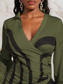 Slaydiva Women Allover Print Cross Wrap V-Neck Asymmetric Hem Long Sleeve Blouse - Army Green - View 3