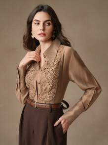 Anewsta Blusa transparente de mujer con cuello de encaje aplicado y contraste