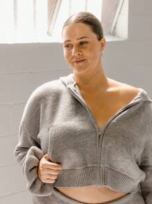 Aralina Chaqueta tipo bomber de punto con cremallera y capucha acanalada de color gris jaspeado con scrunchie a juego