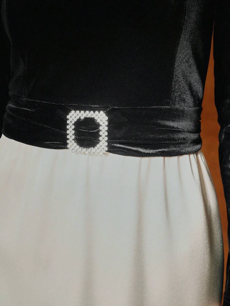 CONTRAST VELVET BELTED DRESS
