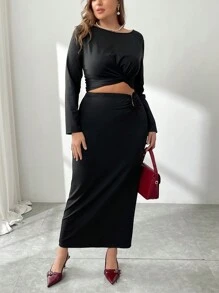 SHEIN Privé Bộ trang phục 2 món thanh lịch, giản dị, gợi cảm cỡ lớn, áo crop top tay dài phía trước xoắn kết hợp với váy maxi bó sát kim loại cạp thấp, trang phục đi làm, thu/đông - màu đen - Xem 5