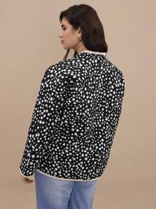 SHEIN VCAY Plus Size Reversible Heart Stitch Black & White Floral Print Padded Coat With Pockets, Casual Resort Wear, For Winter