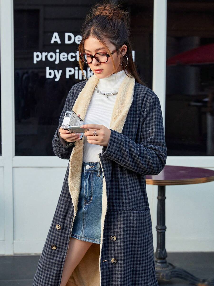 SHEIN 优雅复古少女毛绒翻领格子长外套,温暖通勤或日常穿着,秋冬季 - 寶藍色 - 查看 1