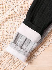 SHEIN 最便宜的年轻女孩买 1 送 1 2 件/套年轻女孩针织纯色立领保暖休闲 T 恤套装，秋冬，非常适合休闲和日常穿着和学校日常、学院风格、返校、派对 - 黑色 - 查看 5