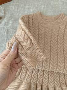 SHEIN LMoss Kids LMoss Baby Girl Babygirl 2pcs/Set Khaki Long Sleeve Sweater & Elastic Waist Ruffle Hem Skirt Suit, Autumn/Winter - Brown - View 6