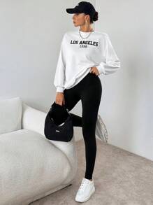 SHEIN Essnce 2 件套女式字母印花圆领运动衫和裤子休闲运动套装 - 黑與白 - 查看 4