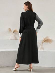 Al Najma 系带装饰纽扣适度拼色拼接连衣裙长款女装 - 灰色 - 查看 2