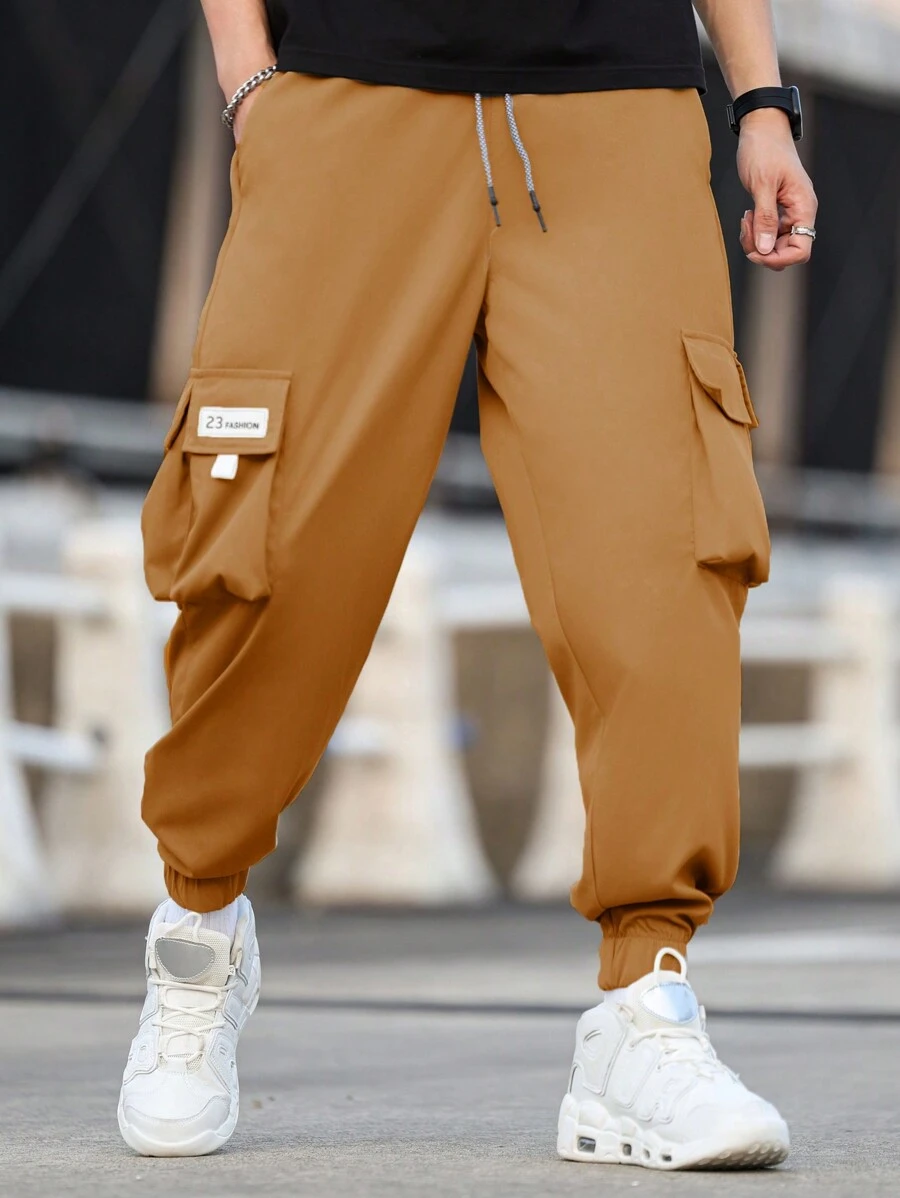 Manfinity Hypemode Loose Fit Men Plus Size Letter Patched Flap Pocket Side Drawstring Waist Cargo Pants, Fall - Khaki - View 1