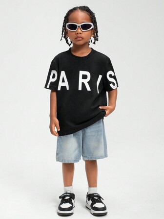 SHEIN Kleine Jungen Lässiges und einfaches kurzärmliges T-Shirt mit weitem Ausschnitt und Buchstaben-Muster, geeignet für Sport sowie Frühling/Sommer Streetwear für Kinder, ideal für Sport, Ausgehen, Urlaub, Reisen, Entspannung, Sonnenbaden, Sommer