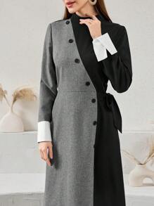 Al Najma 系带装饰纽扣适度拼色拼接连衣裙长款女装 - 灰色 - 查看 5