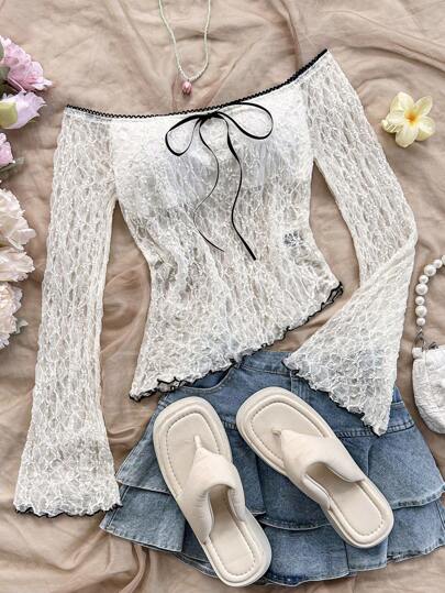 Soleia 女士度假白色针织蕾丝露肩不对称下摆长喇叭袖修身上衣，黑色荷叶边袖口和领口，正面蝴蝶结设计，时尚秋冬分层，派对装