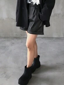 FRIFUL Women Solid Color High-Waist PU Leather Pleated Loose Shorts Sweater Shorts - Black - View 6