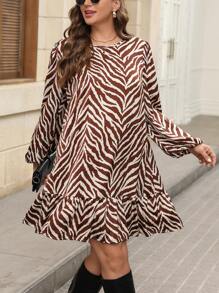 SHEIN LUNE Plus Size Women Valentine's Day Geometric Pattern Round Neck Long Sleeve Ruffle Hem Casual Dress For Outing Vacation Outfits Woman,Modest Dresses For Women,Airport Outfit For Women,Boho Dress Women,Resort Wear Women,Club Dress,Tropical Dress,Spring/Summer