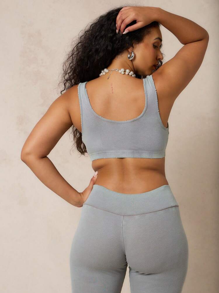 SUMWON WOMEN Ribbed Knit Crop Tank Top With V Neckline