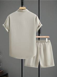 Manfinity Homme 2 件套男士纯色单排扣口袋短袖衬衫和短裤休闲套装 - 灰色 - 查看 2